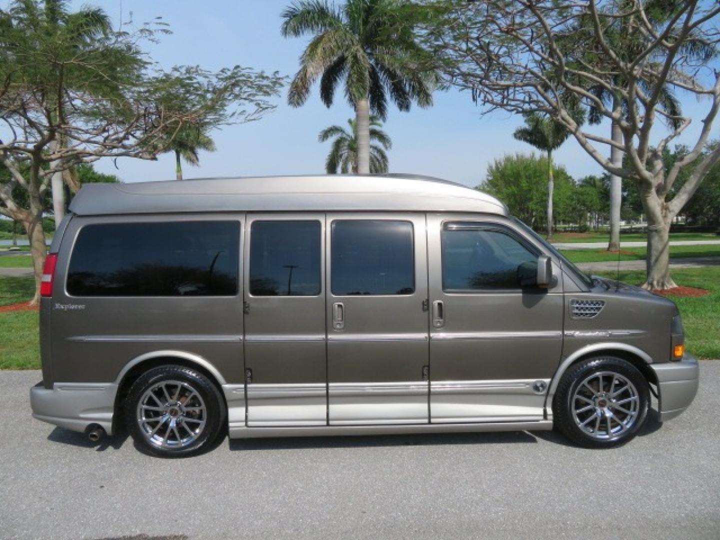 2013 /Beige Two Tone GMC Savana RV G1500 3LT (1GDS7DC45D1) with an 5.3L V8 OHV 16V engine, 4-Speed Automatic transmission, located at 4301 Oak Circle #19, Boca Raton, FL, 33431, (954) 561-2499, 26.388861, -80.084038 - You are looking at a Gorgeous 2013 GMC Savana 1500 High Top Conversion Van Explorer Limited SE Package Handicap Wheelchair Conversion Van with 72K Original Miles, Side Entry Braun Millennium Series Wheelchair Lift, Rubber Floor, Q-Straint Tie Down System, Navigation, Back Up Camera, Huge flat Screen - Photo#17